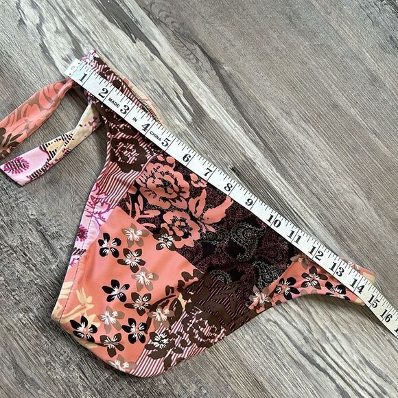 Lucky brand• bikini bottom• medium• like new! - Picture 8 of 9